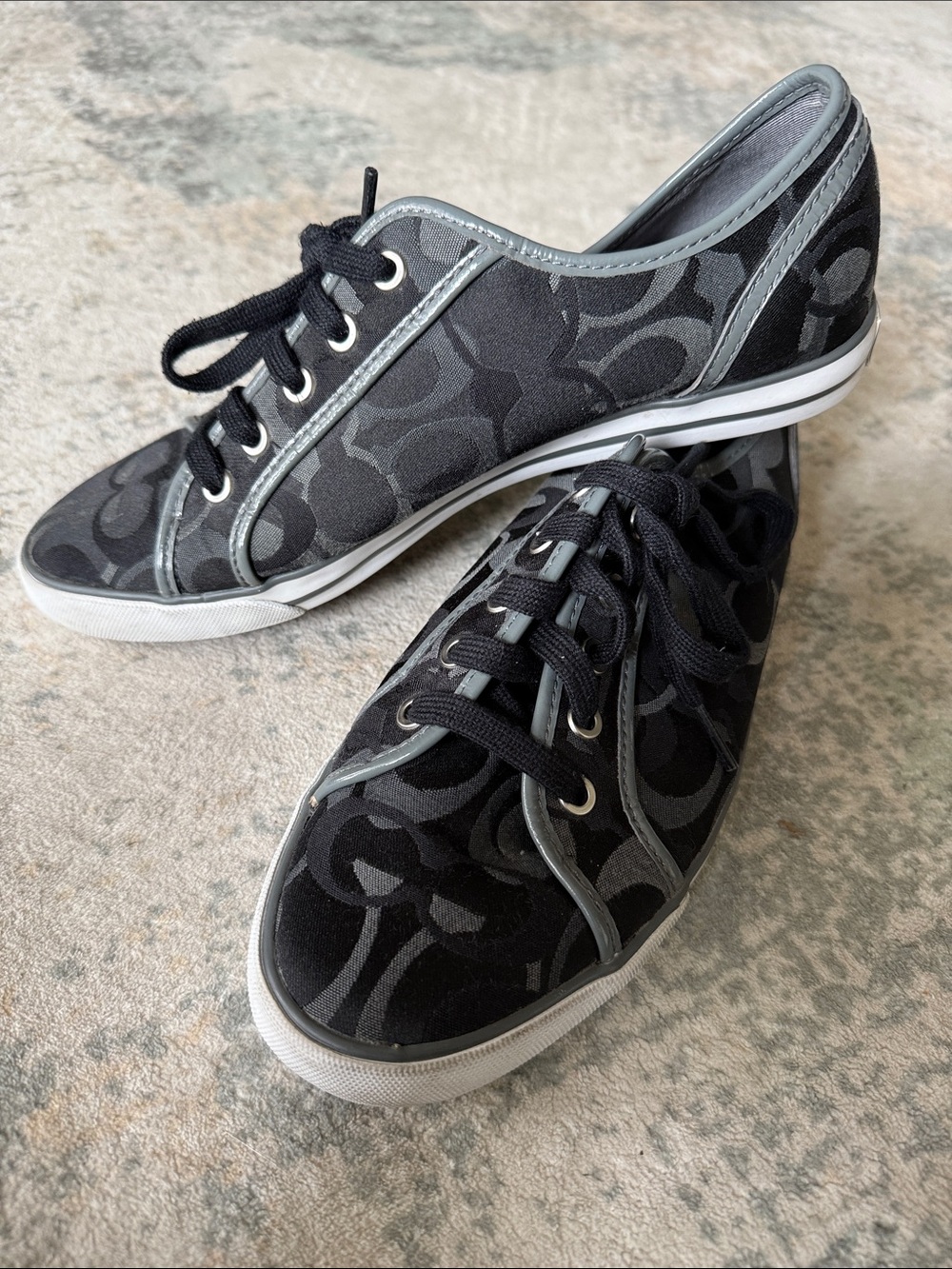 Coach “Dee” Women’s Black Gray Low Top Canvas Lace-Up Sneakers, Size 10B